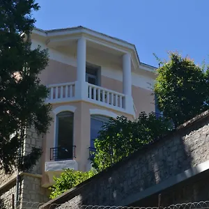 Le Bompard 50 M2 Art Déco Plein Centre Avec Jardin Appartement