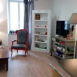Les Hautes D'anastasia Bed and breakfast